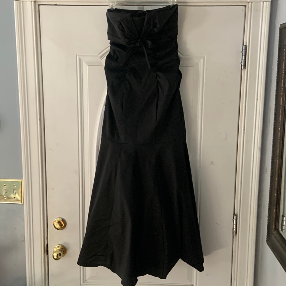 ESCAPE TAFFETA BLACK STRAPLESS GOWN. Beautiful flattering ruched design! Sz 6/P